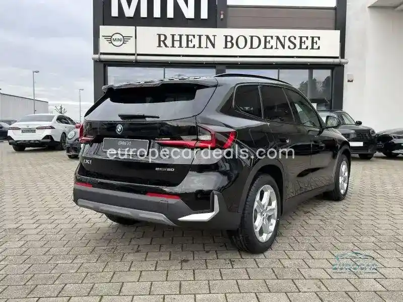BMW iX1