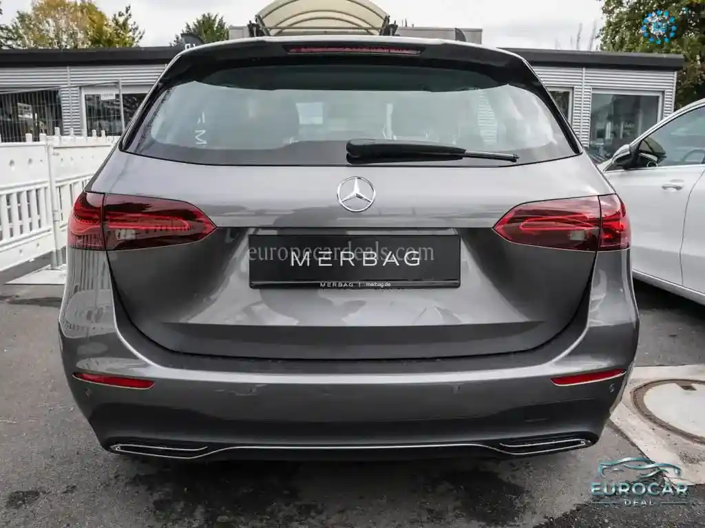 Mercedes-Benz B 180