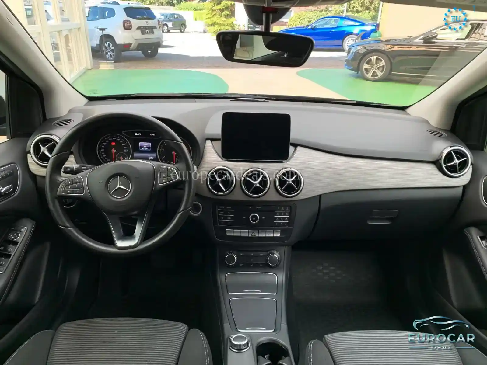 Mercedes-Benz B 180