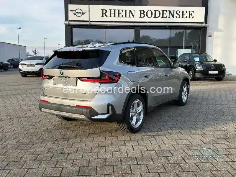 BMW iX1