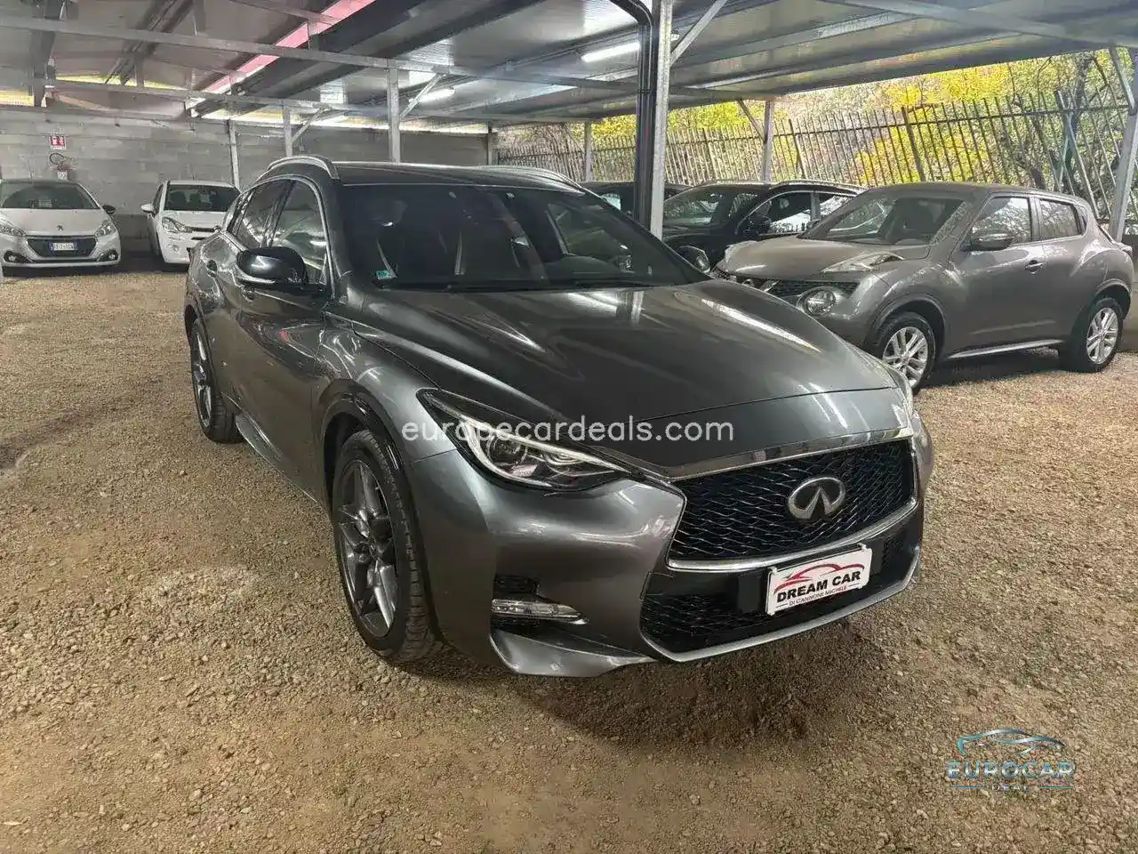 Infiniti Q30
