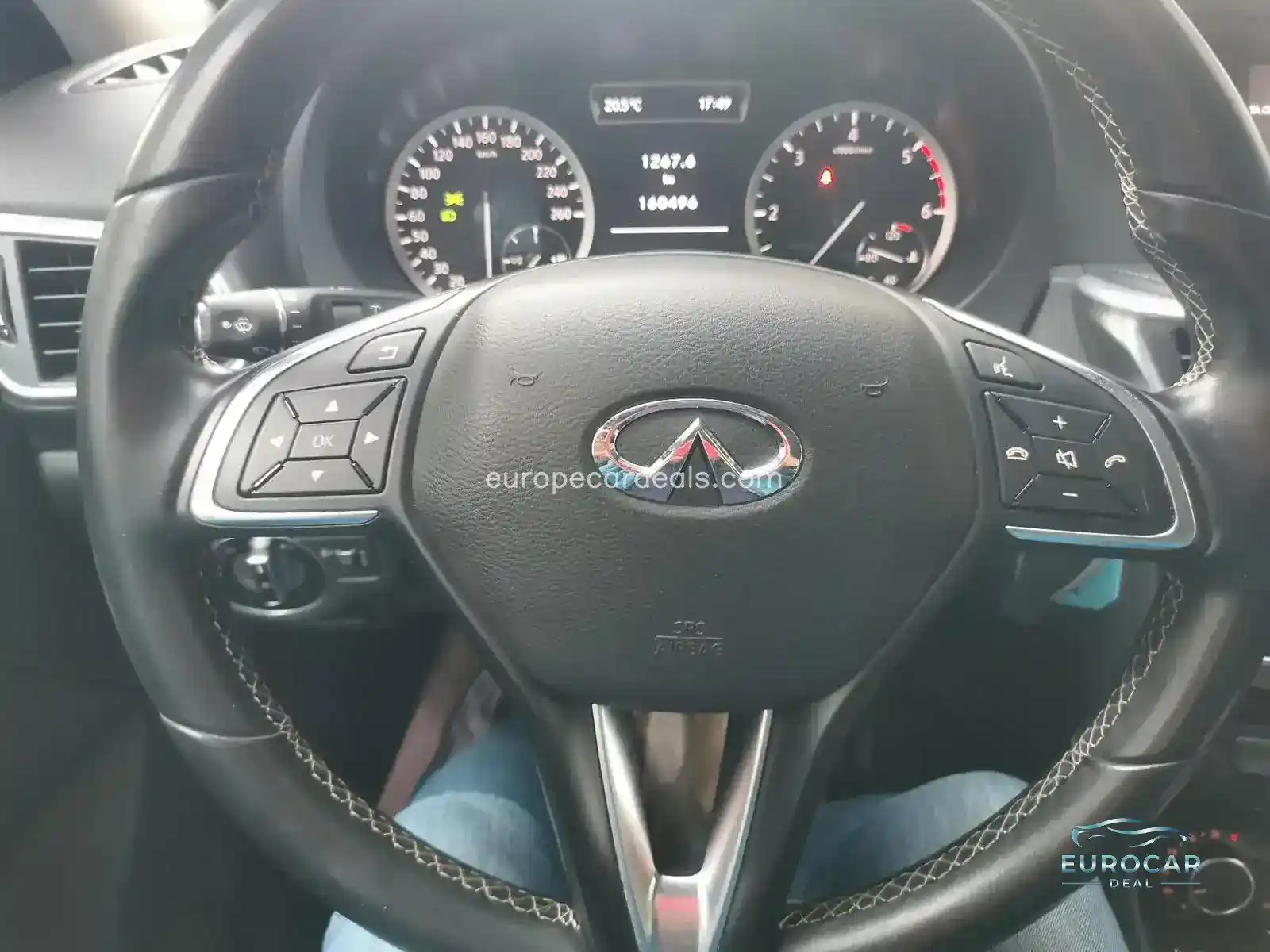 Infiniti Q30