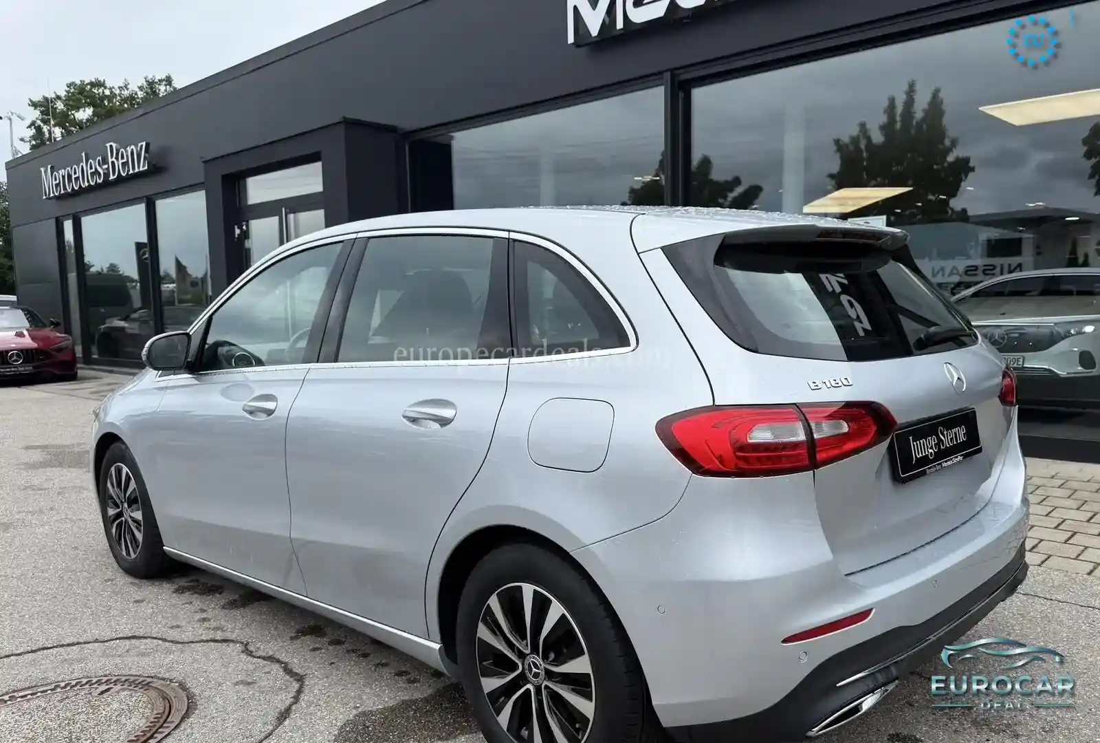 Mercedes-Benz B 180