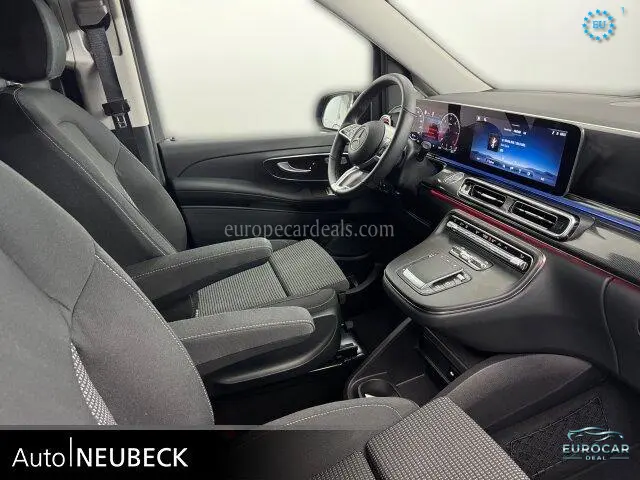 Mercedes-Benz V 220