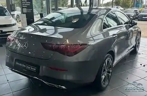Mercedes-Benz CLA 180