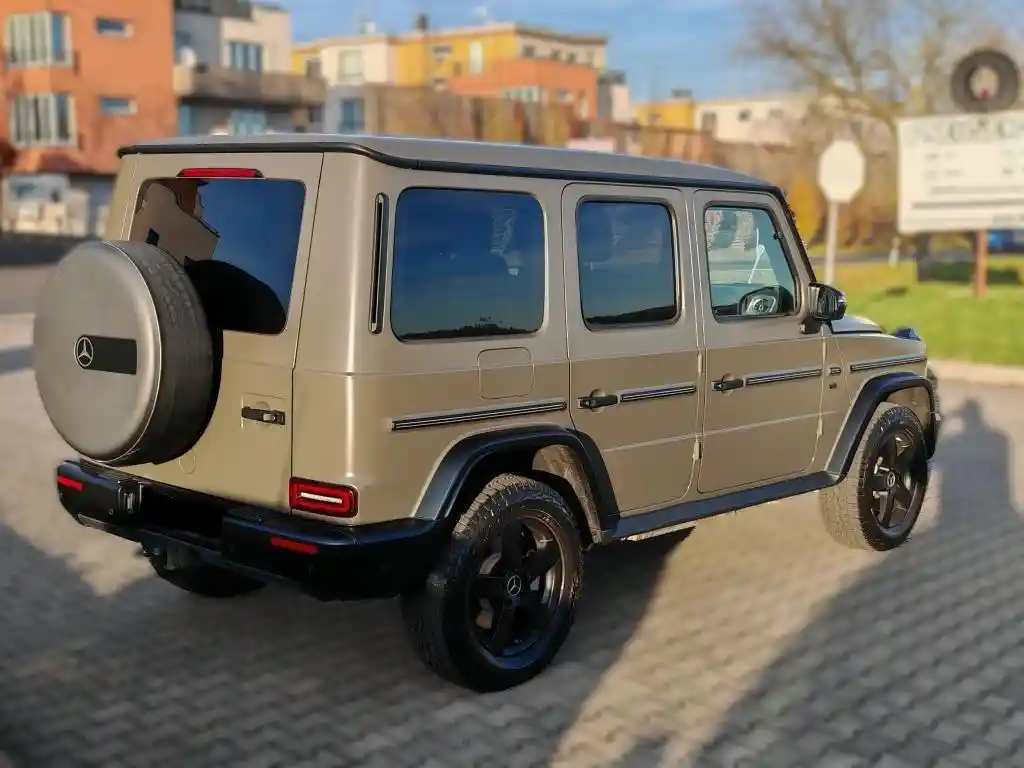 Mercedes-Benz G 500