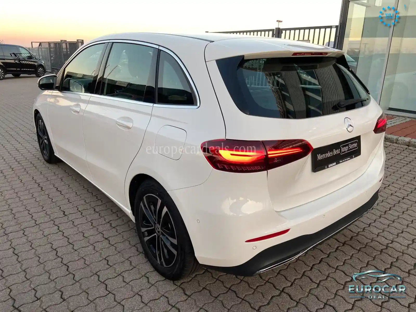 Mercedes-Benz B 180