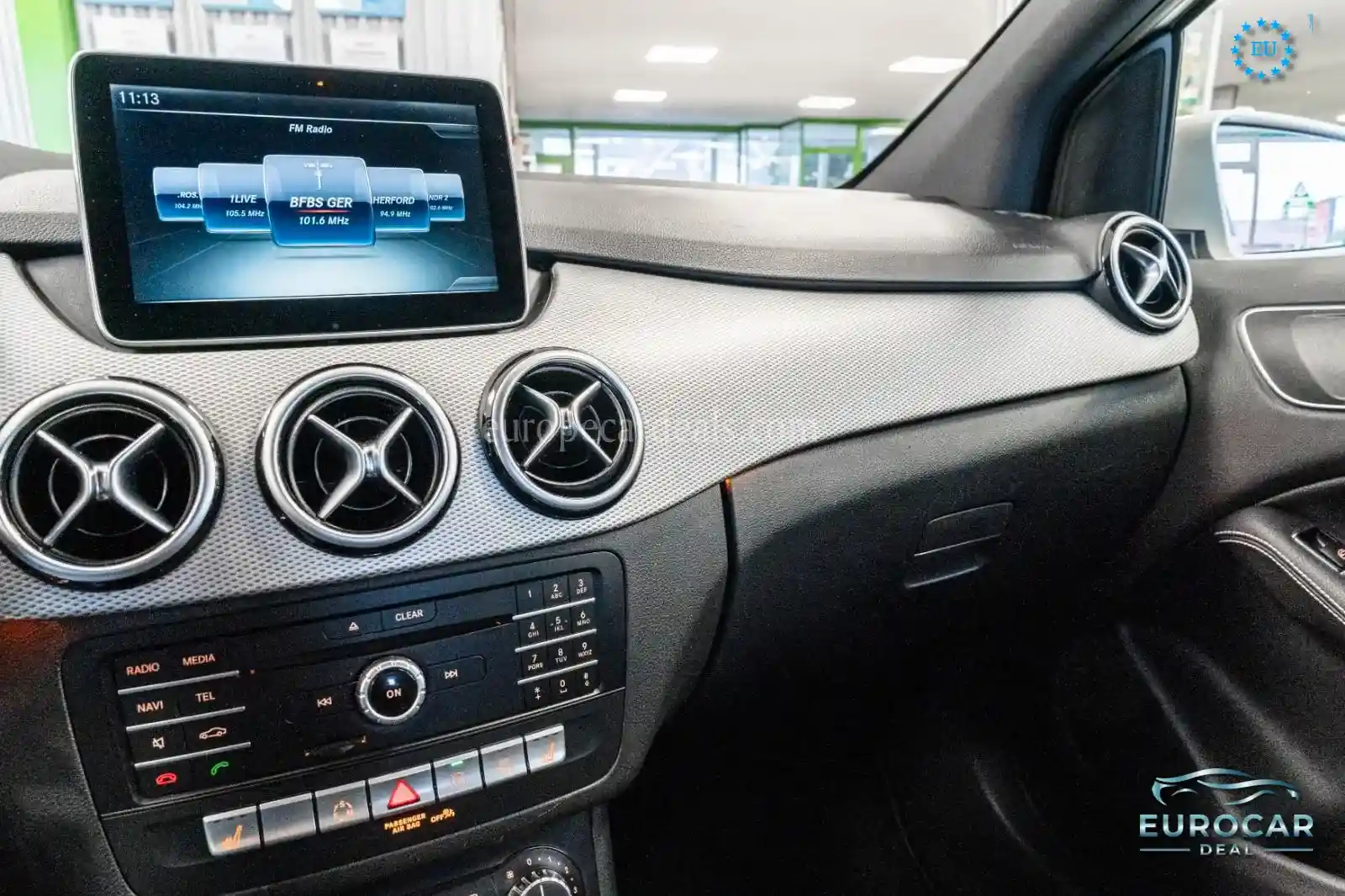 Mercedes-Benz B 180