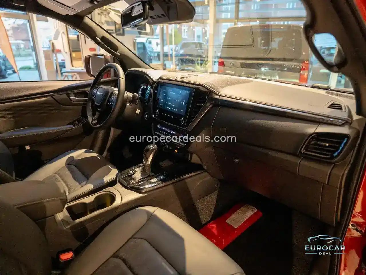 Double Cab 4WD V-CROSS – Neues Modell MJ24