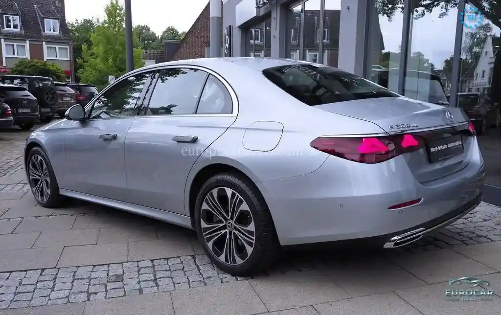 Mercedes-Benz E 300
