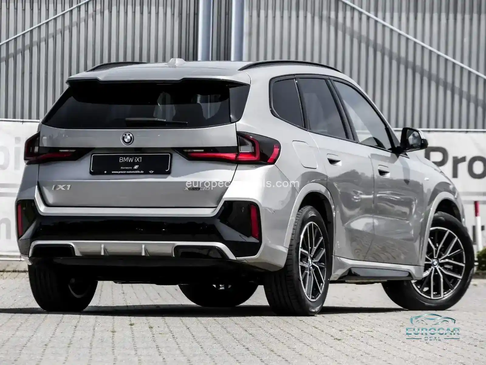 BMW iX1
