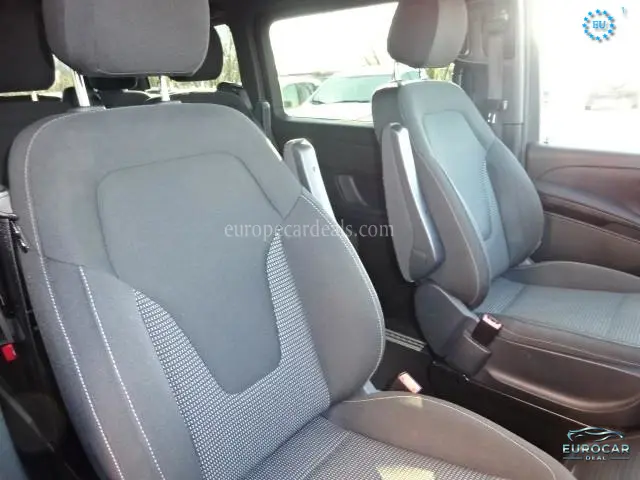 Mercedes-Benz V 220