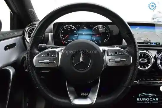 Mercedes-Benz A 220