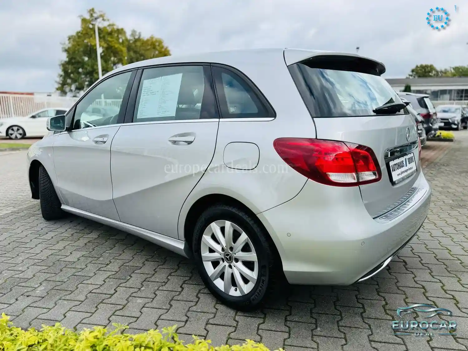 Mercedes-Benz B 180