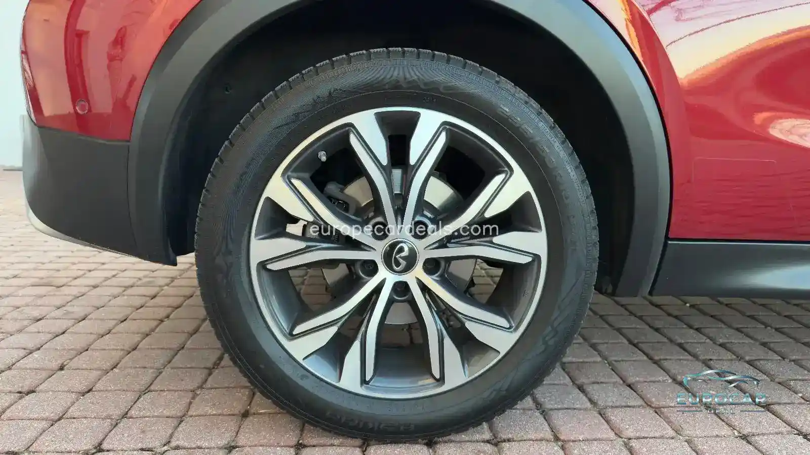 Infiniti QX30