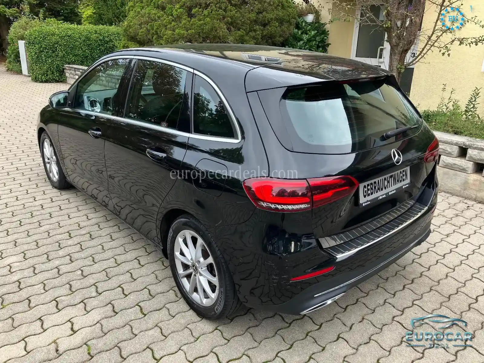 Mercedes-Benz B 180