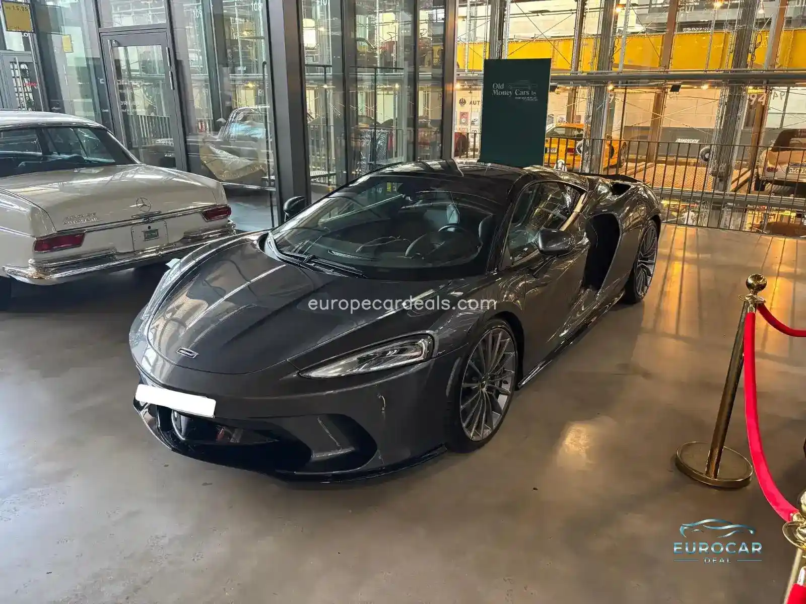 McLaren GT