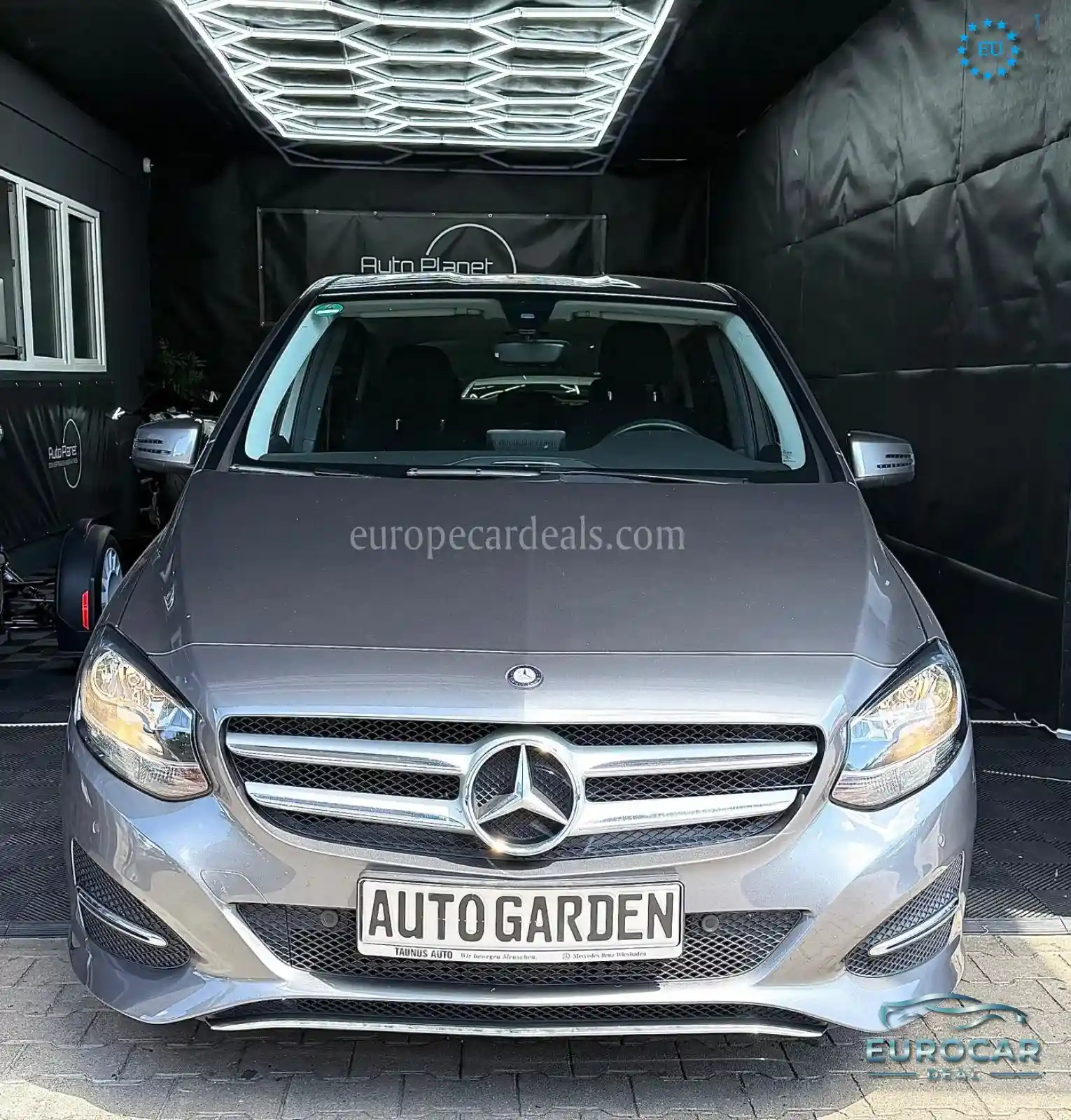 Mercedes-Benz B 180