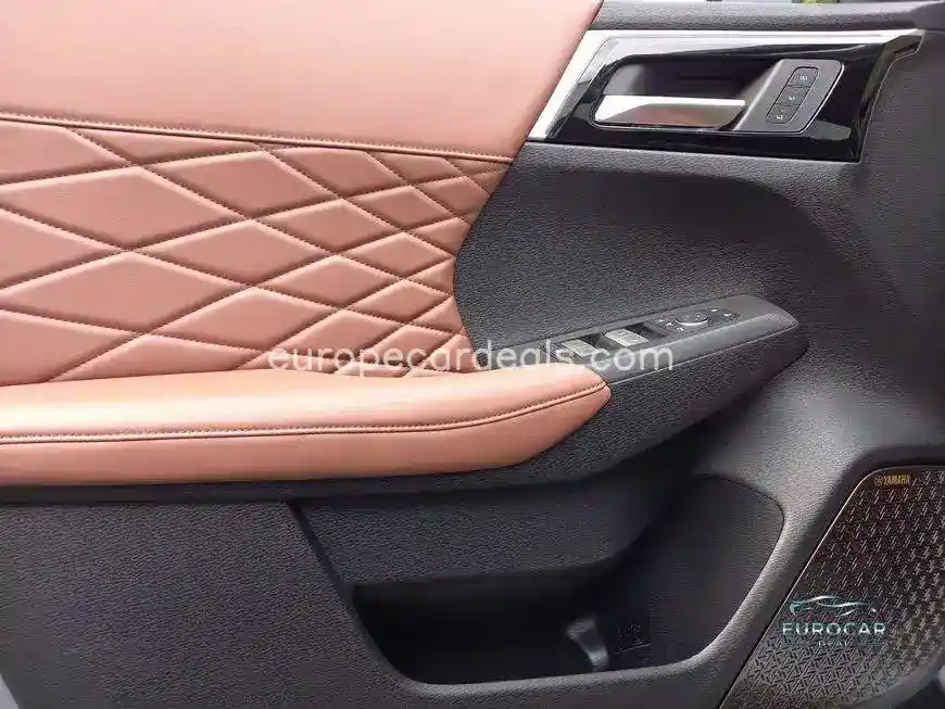 Mitsubishi Plug-in Hybrid Outlander