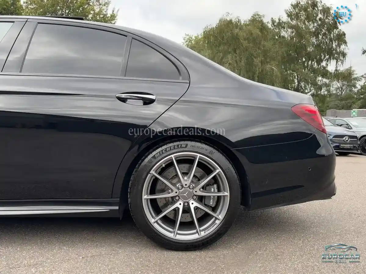 Mercedes-Benz E 63 AMG