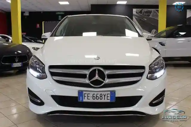Mercedes-Benz B 180