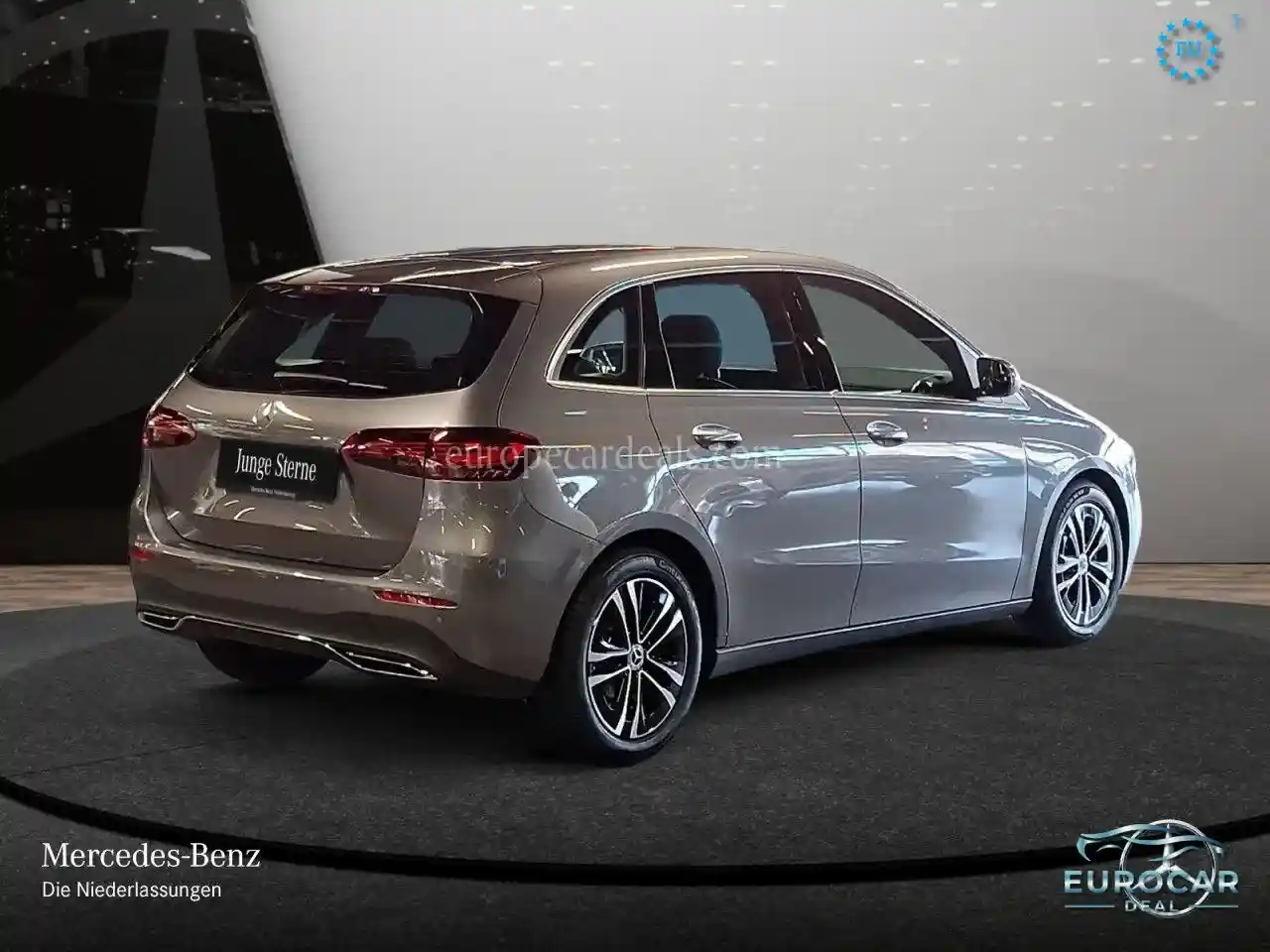 Mercedes-Benz B 180