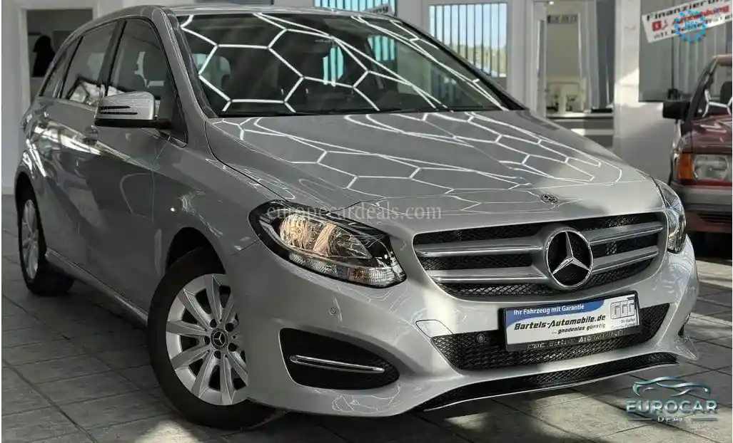 Mercedes-Benz B 180