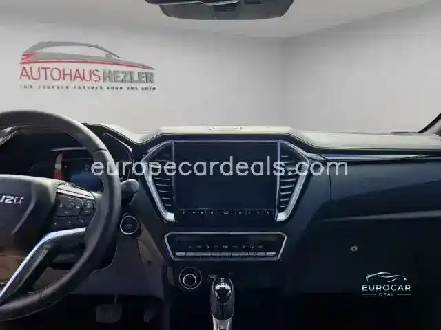Double Cab 4WD V-CROSS Navi LED Mehrzonenk