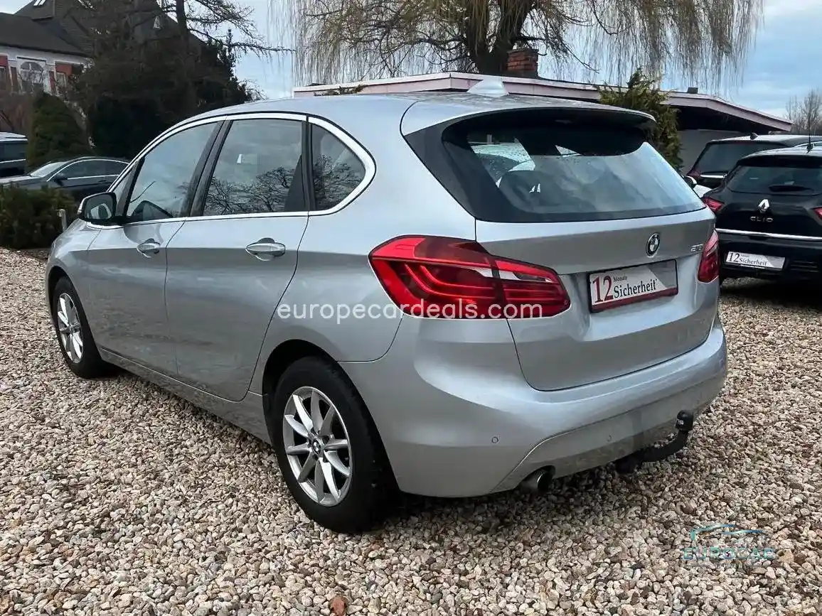 BMW 218