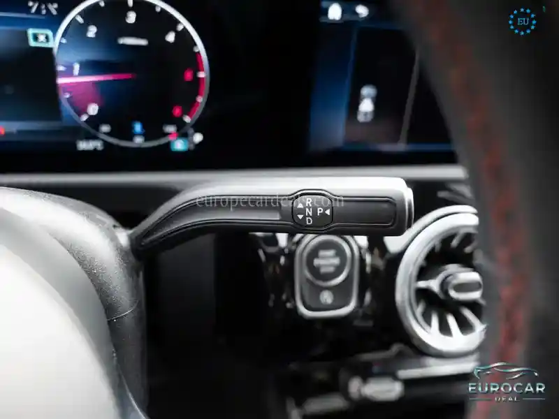 Mercedes-Benz CLA 220