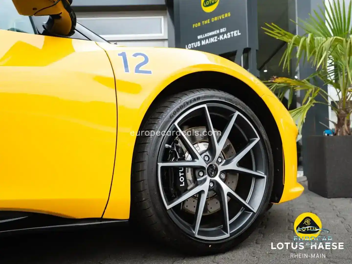 Lotus Emira