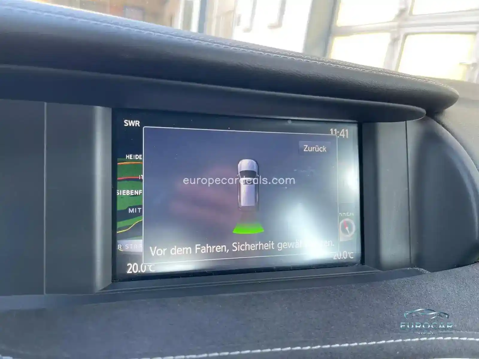 Infiniti Q30