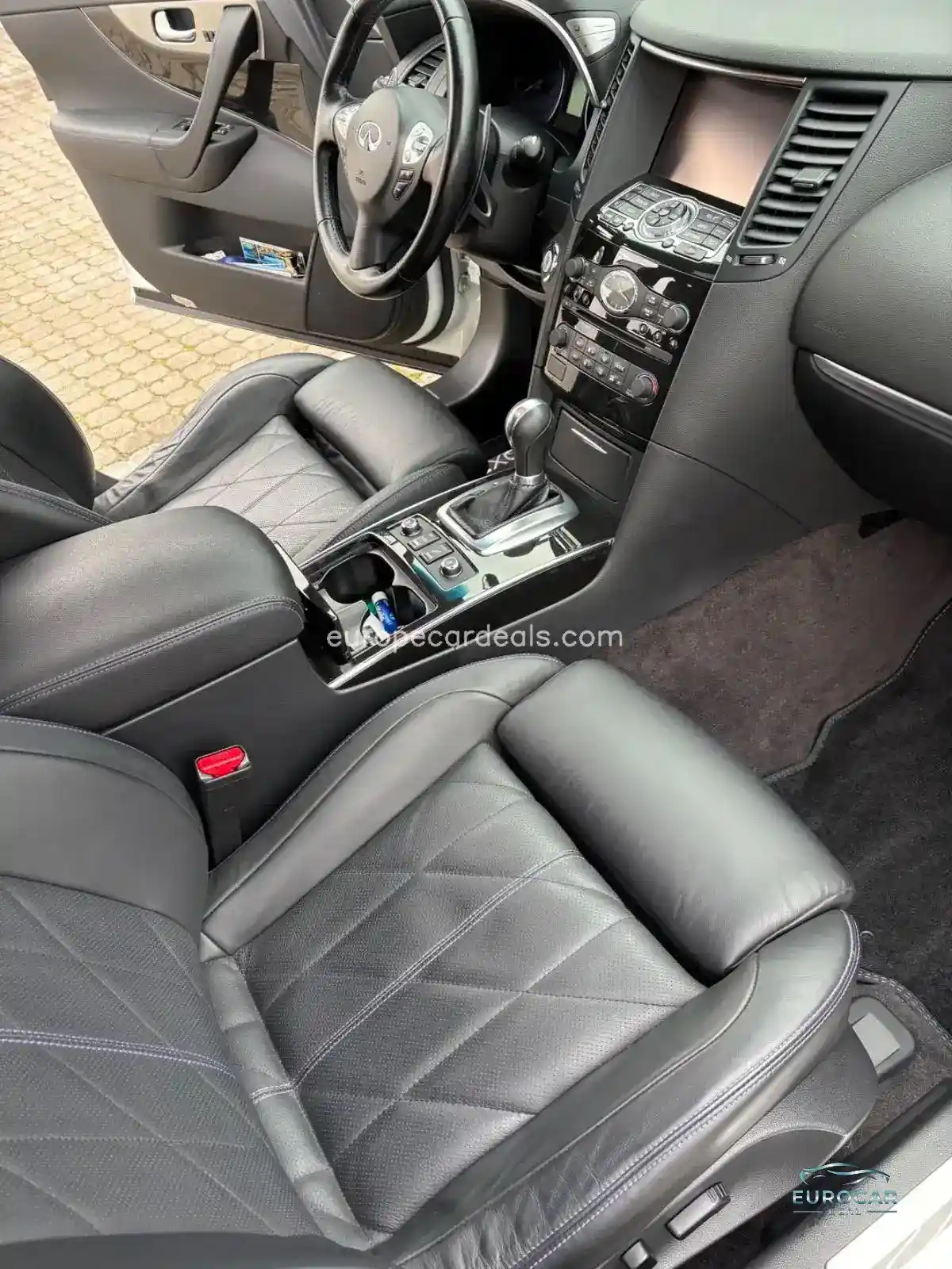 Infiniti QX70