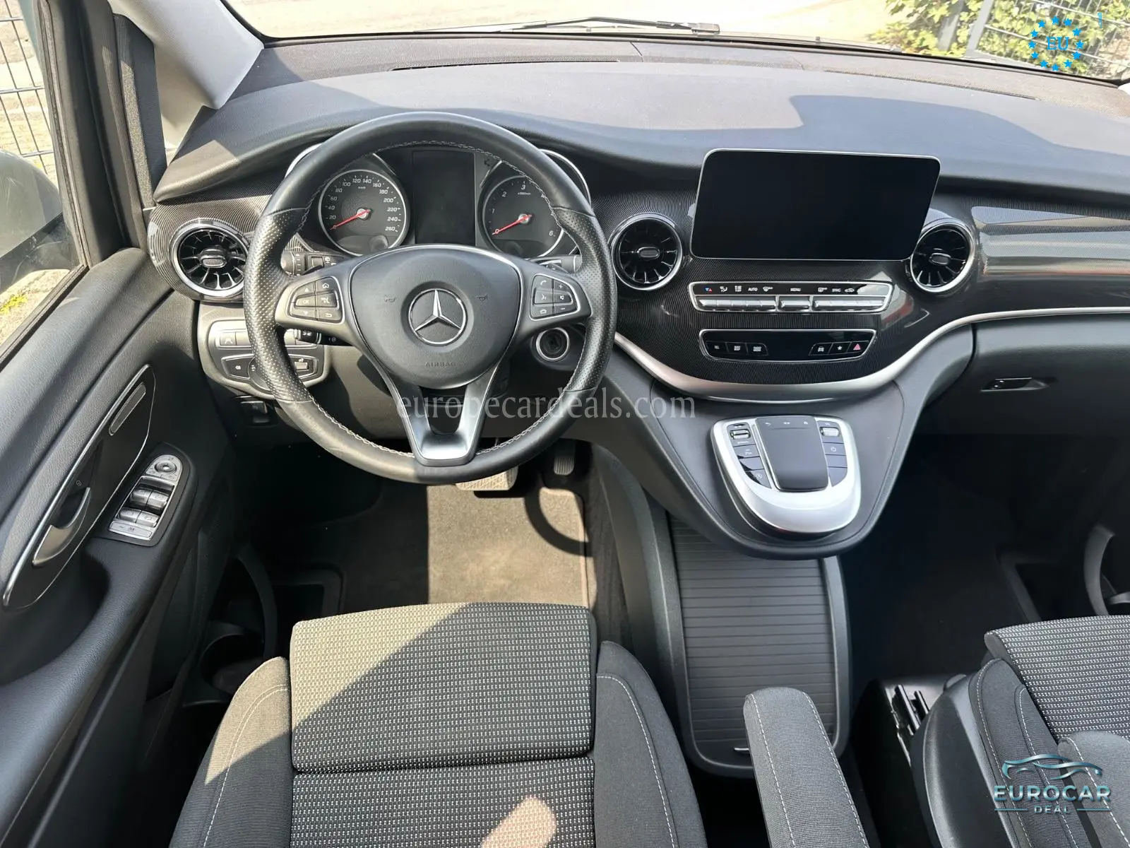 Mercedes-Benz V 220