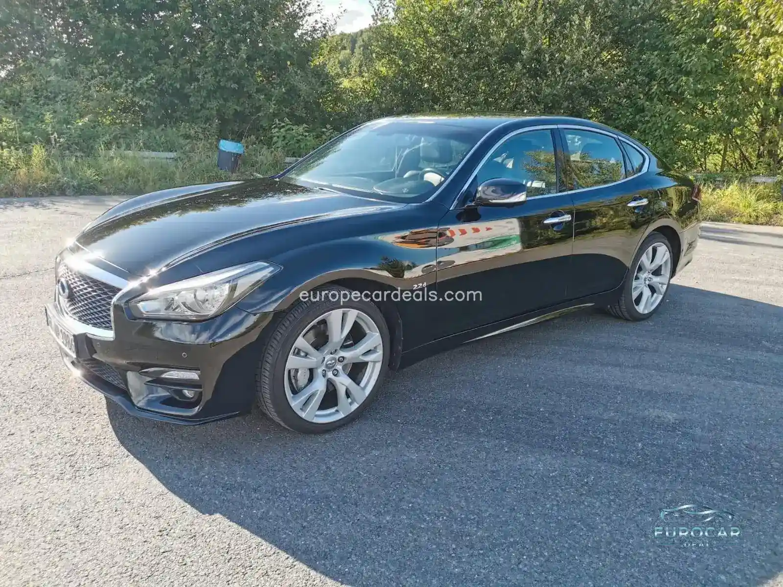 Infiniti Q70