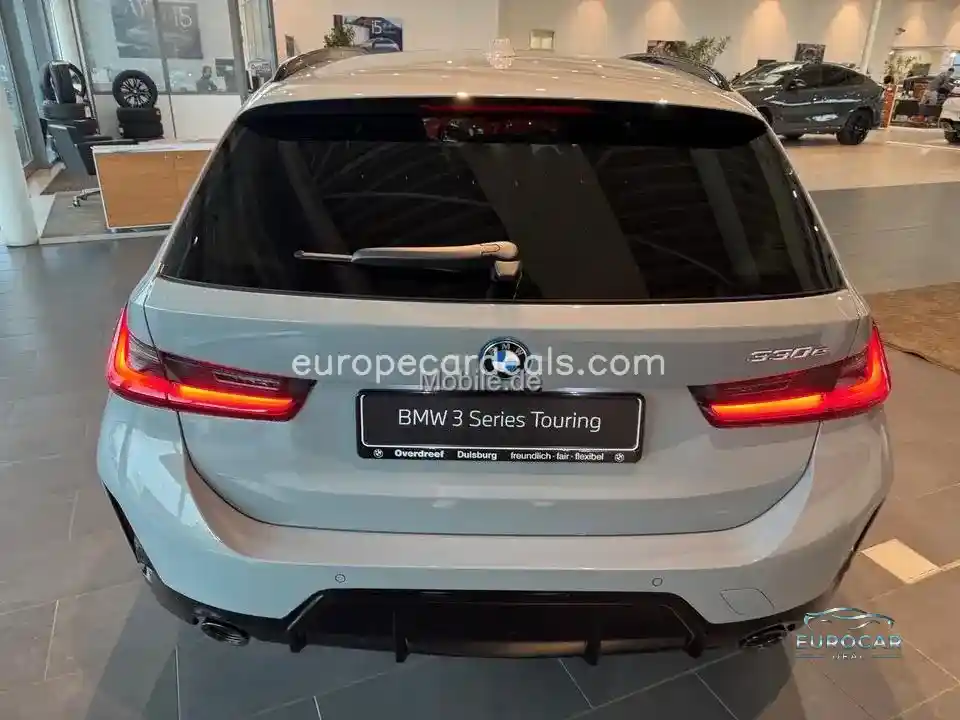 BMW 330