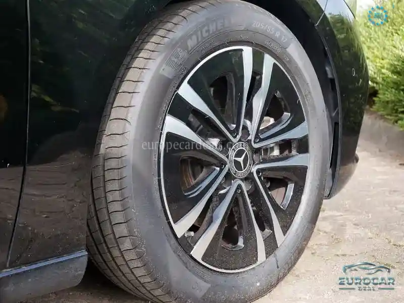 Mercedes-Benz B 200