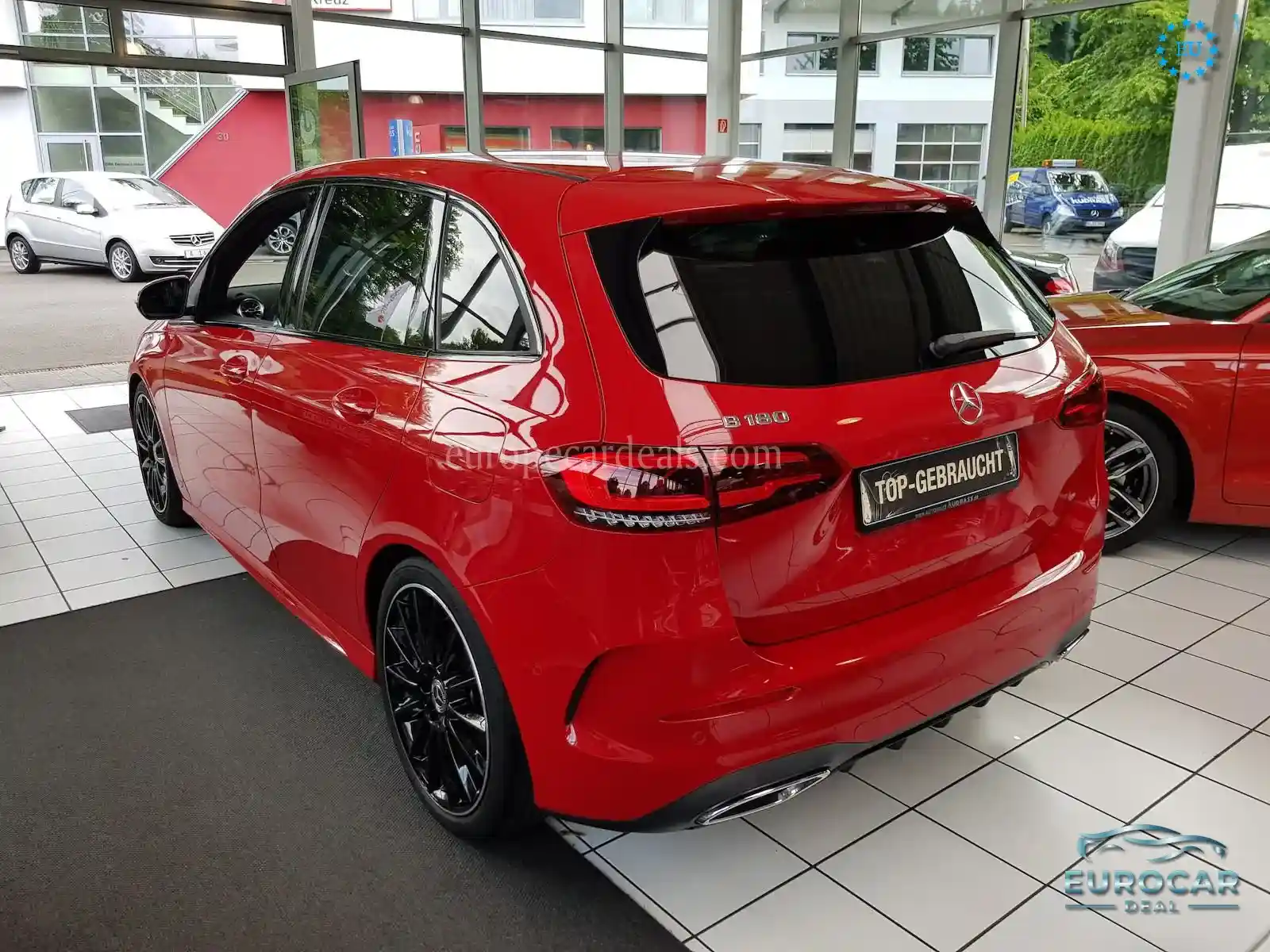 Mercedes-Benz B 180