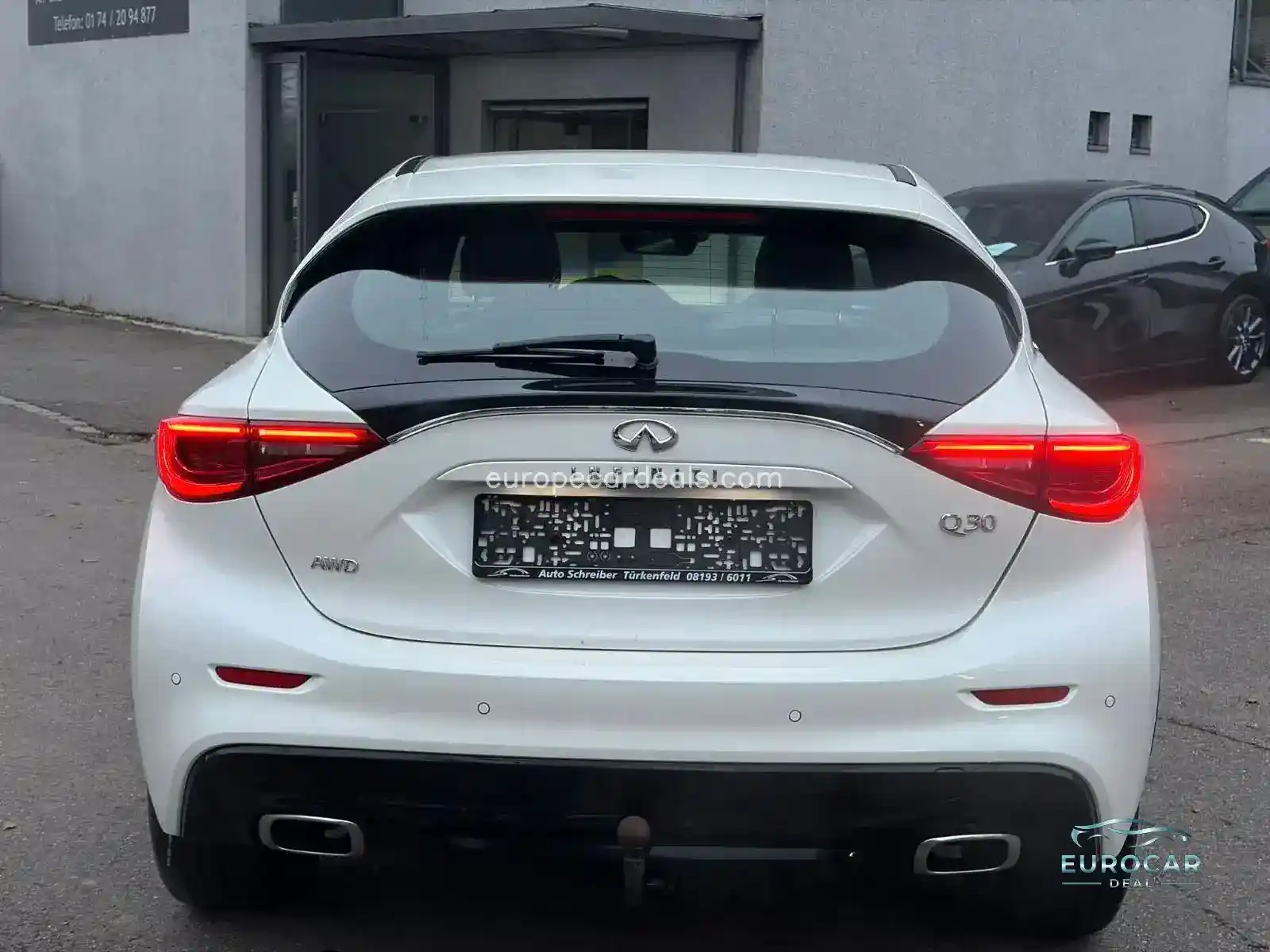 Infiniti Q30