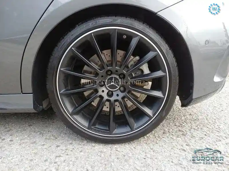 Mercedes-Benz A 35 AMG