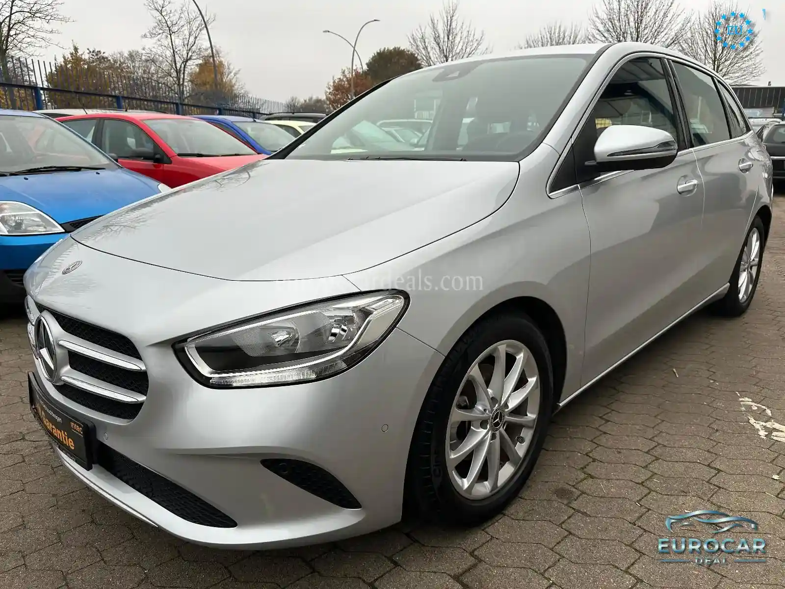 Mercedes-Benz B 180
