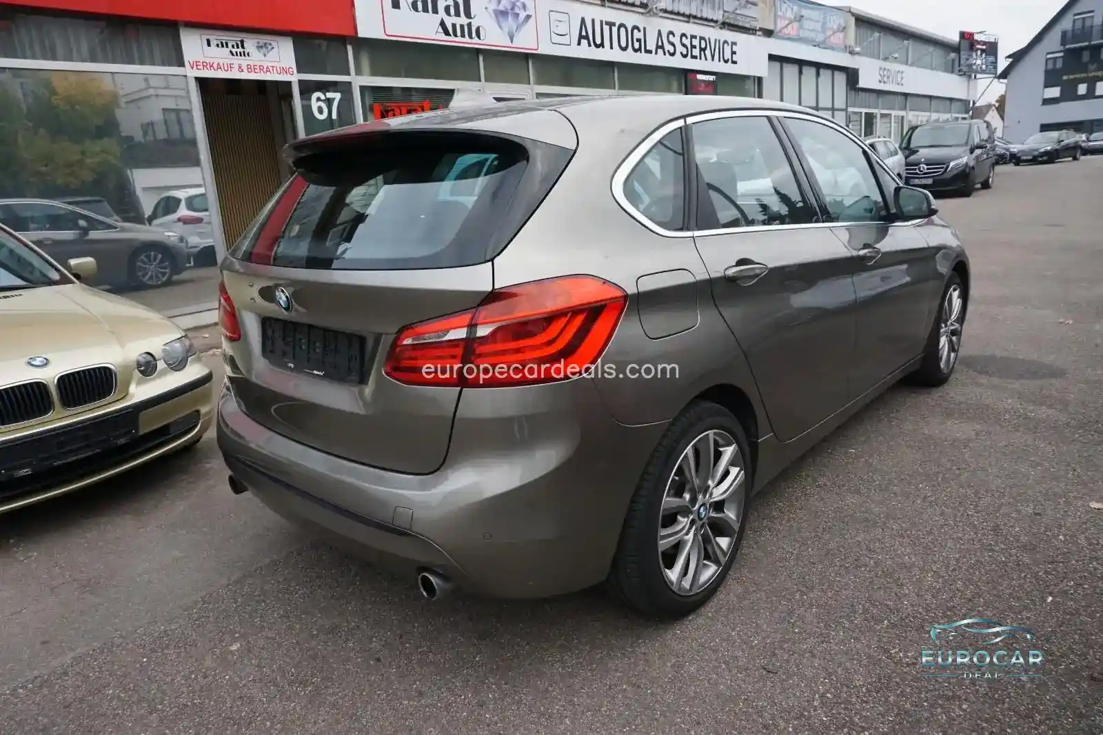 BMW 225