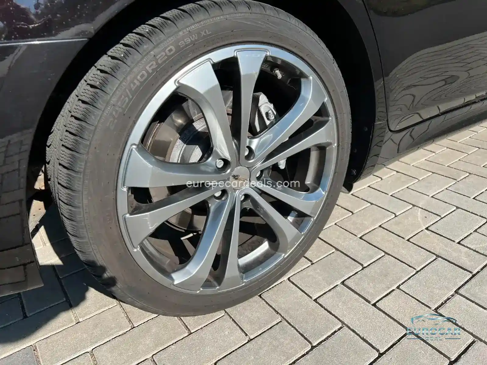 Infiniti Q70