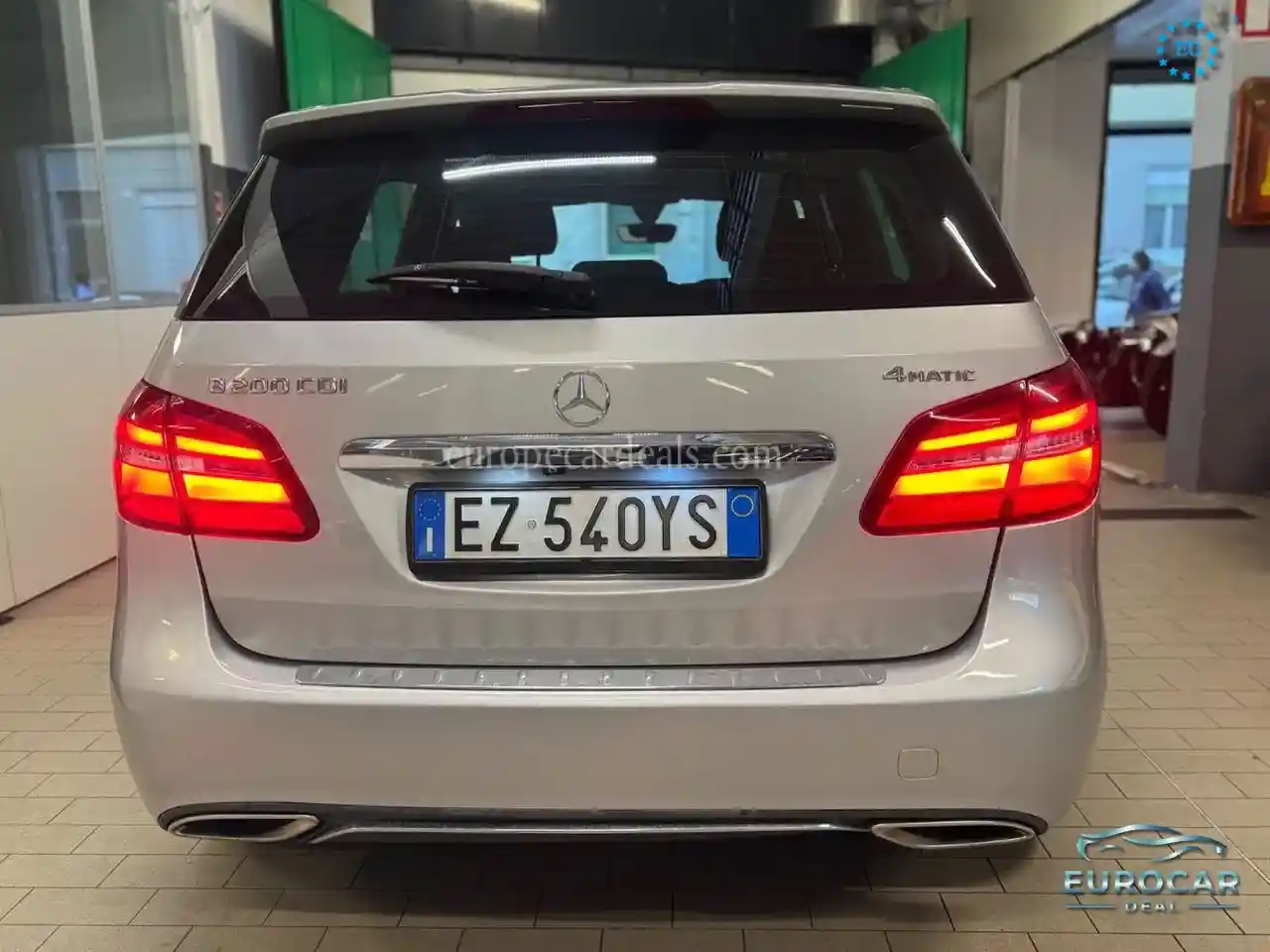 Mercedes-Benz B 200