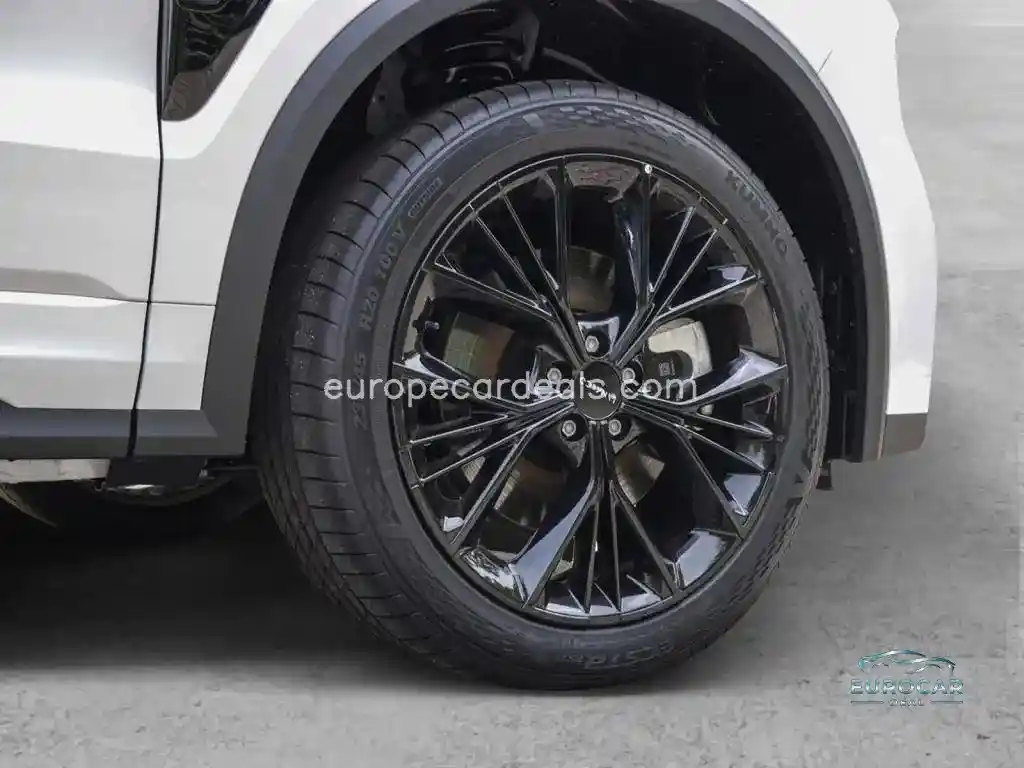 Lynk&Co 01
