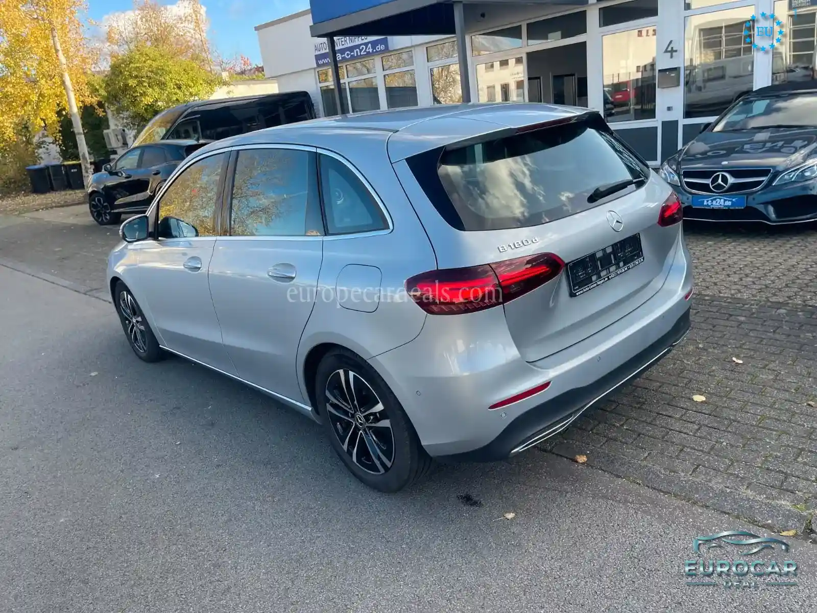 Mercedes-Benz B 180
