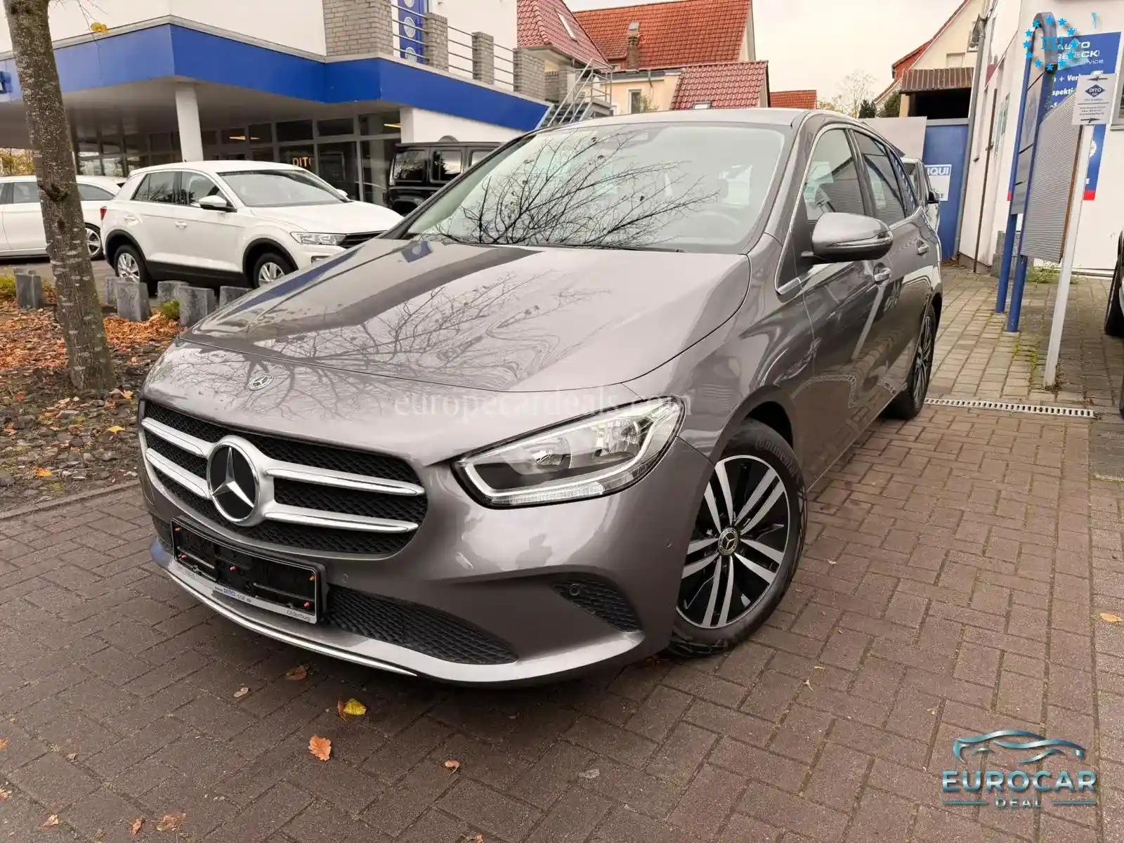 Mercedes-Benz B 180