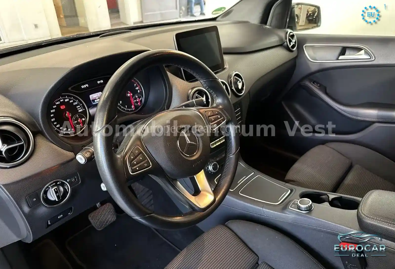 Mercedes-Benz B 180