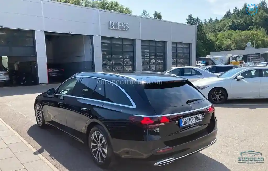 Mercedes-Benz E 200