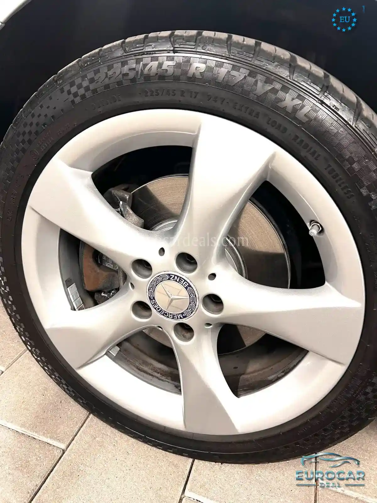 Mercedes-Benz B 180